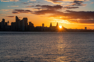 Obraz premium City of Liverpool skyline at sunrise