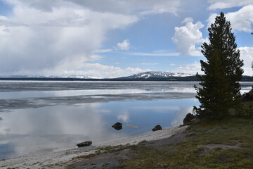 Geothermal volcanic activity around the hot springs and geysers of Yellowstone National Park