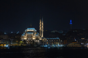 Fototapeta premium Istanbul city and Mosque at night in Turkey.