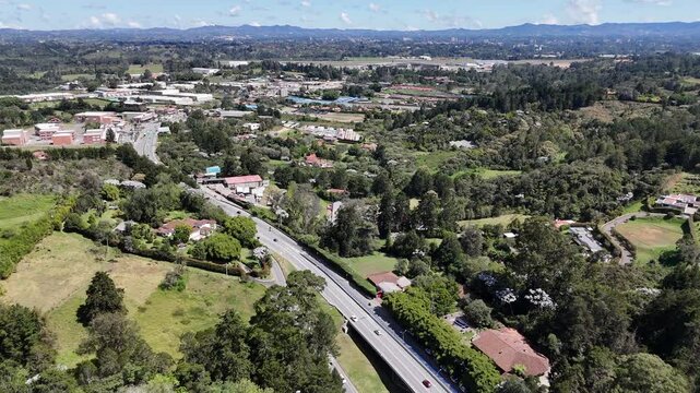 video a&eacute;reo realizado en el sector de Sajonia, Rionegro, Colombia; cerca al aeropuerto Jos&eacute; Mar&iacute;a Cordova y al t&uacute;nel de Oriente que comunica a Medell&iacute;n con el terminal a&eacute;reo.
