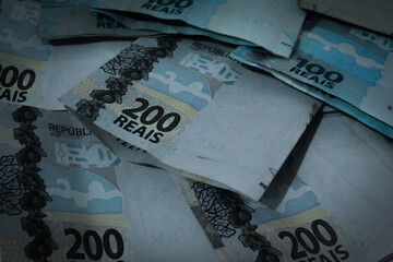 money in the wind. Brazilian money.