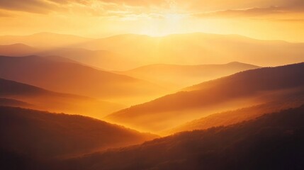 Obraz premium Golden hour light illuminating the rolling hills and valleys of Shenandoah National Park in Virginia during a tranquil sunset.