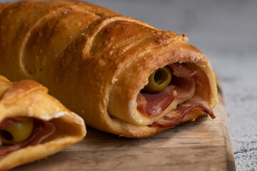 Pan de jamón venezolano.