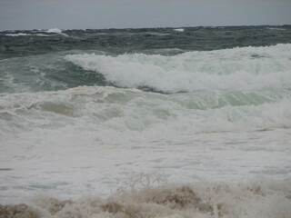 Rough water and large waves