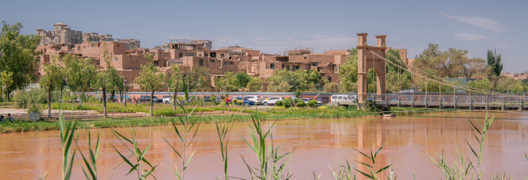 Kashgar is still possible to spot few remaining buildings of the original Old Town