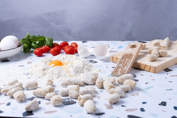 Ingredients for the preparation of gnocchi.