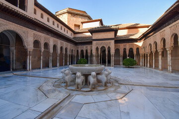 アルハンブラ宮殿のライオンの中庭
