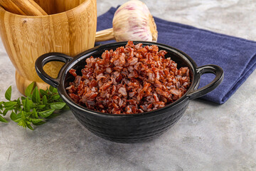 Red steamed rubine rice garnish