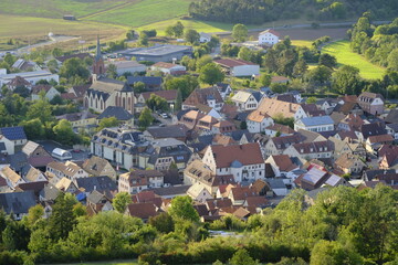Blick vom NSG Haarberg auf die historische Altstadt von Euerdorf, Landkreis Bad Kissingen, Unterfranken, Bayern, Franken, Deutschland