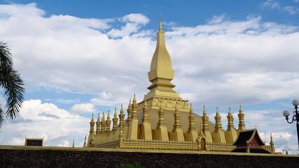 Fototapeta premium Pha That Luang or Loka Chulamani Stupa is the largest and most beautiful stupa in the Kingdom of Laos.