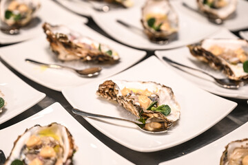 Huitres plat fete coquilles 