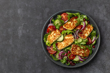 fried halloumi cheese salad
