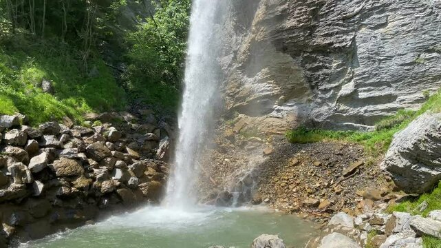 Dundelbachfall II or lower waterfall on the Dundelbach stream - Canton of Obwalden, Switzerland (Dundelbachfall 2 oder der untere Wasserfall am Dundelbach - Kanton Obwald, Schweiz)