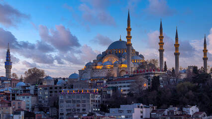 Obraz premium Suleymaniye Mosque Ottoman imperial mosque at sunset, Historical Suleymaniye Mosque Istanbul most popular tourism destination of Turkey, Golden Horn, Istanbul, Turkiey,