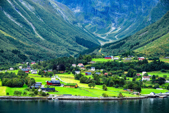 Urke im Hj&oslash;rundfjord in Norwegen