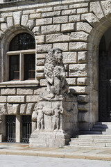 Leipzig, Wappenlöwe als Skulptur am Eingang zum Neuen Rathaus