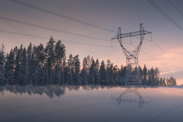 High voltage power transmission line