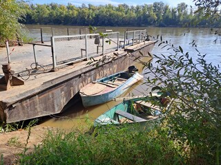 Obraz premium boats on the river