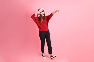 20s woman in red T-shirt