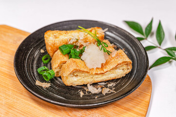 焼いた栃尾あぶらげ　大根おろし添え