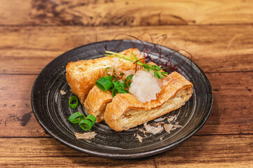 焼いた栃尾あぶらげ　大根おろし添え