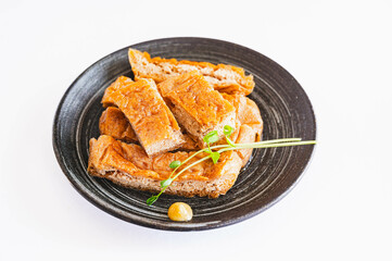 栃尾揚げの煮物　からし添え