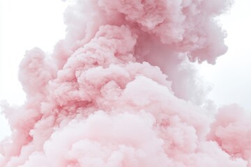 ピンクの煙が空に舞い上がる様子