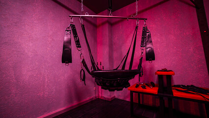 Spielzimmer BDSM Dominastudio Sling Thron 