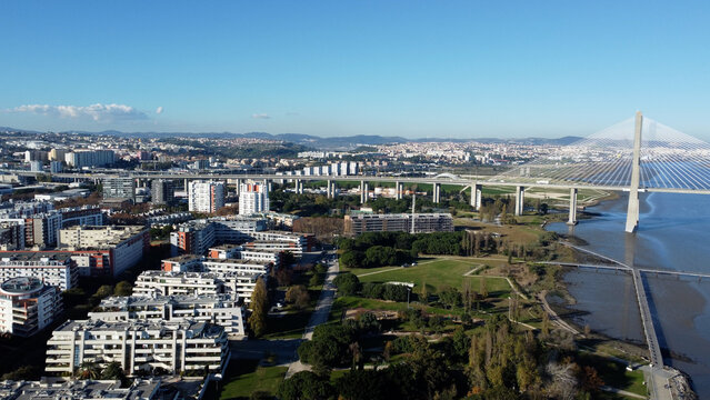 rio tejo ponte vasco da gama lisboa