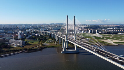 ponte vasco da gama rio tejo lisboa