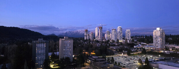 Fototapeta premium View of downtown Vancouver at night, BC, Canada