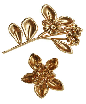 3D rendered golden ornament isolated on transparent background