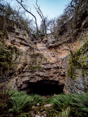 Das Eisiger Loch, Höhle im Muschelkalkstein