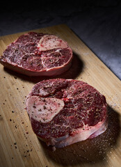 Seasoned raw beef shank (osso bucco)