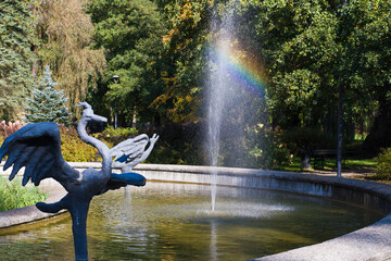 Żeliwne ptaki w Parku Podzamcze 2024 © Krzysiek Cegiełka