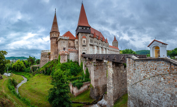Corvin Castle (Castelul Corvinilor) or Hunyad Castle (Castelul Huniazilor) built arround 1446, Hunedoara, Transylvania, Romania