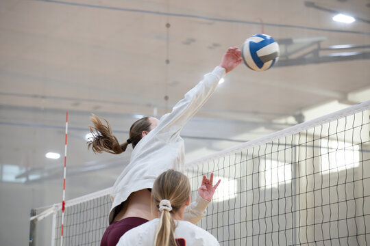 Volleyball middle hitter warming up