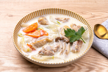 鶏とはくさいのクリーム煮