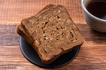 くるみと穀物のブレッド