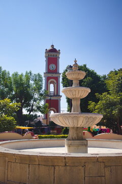 Fuente y reloj de Jonacatepec, Morelos, M&eacute;xico