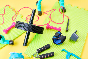 Obraz premium Home Fitness Gear on a Puzzle Mat