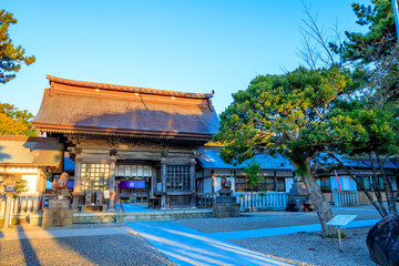 Naklejka premium 秋の大洗磯前神社 茨城県大洗町 Oarai Isosaki Shrine in autumn. Ibaraki Pref, Oarai Town.