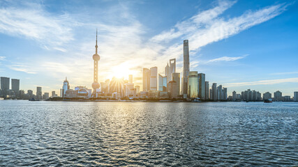 Obraz premium City skyline and modern business buildings scenery at sunrise in Shanghai. Famous city landmark in China.