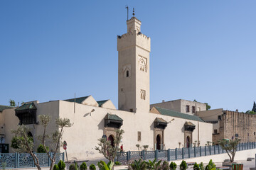 View of the Bou Jelloud, or Bou Jeloud, mosque in the square Derby Mernissi in Fes, Fès, Fez,...