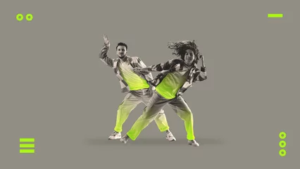 Wandcirkels Dansschool Contemporary art collage. Two dancers in dynamic pose wearing oversized jackets with sunny yellow gradient accents, showcasing urban dance and fashion fusion. Concept of sport, hobby and activity. ad  © Lustre Art Group 