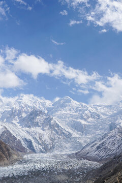 Majestic Nanga Parbat: Snow-Capped Peaks of Pakistan&rsquo;s Alpine Serenity