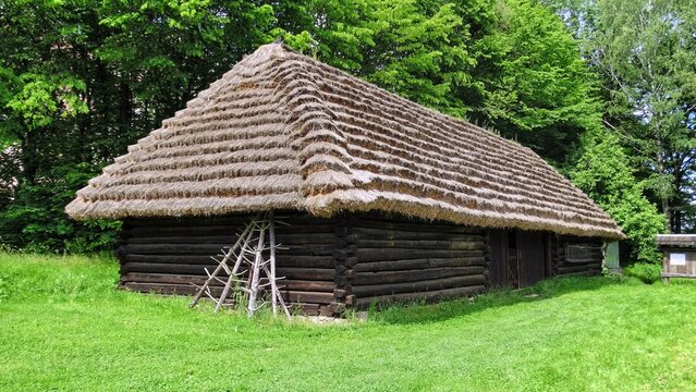 Skansen Wsi Pog&oacute;rzańskiej im. prof. Romana Reinfussa &ndash; plac&oacute;wka muzealna w Szymbarku, oddział Muzeum Dwory Karwacjan&oacute;w i Gładysz&oacute;w w Gorlicach. Małopolska, Polska, Europa,