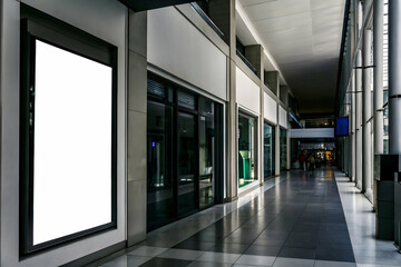 Naklejka premium Blank billboard in urban city center with modern skyscrapers