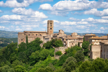 Fototapeta premium Colle Val d'Elsa town skyline, church and panoramic view. Siena, Tuscany, Italy