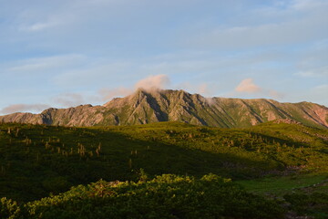 北アルプスの秘境雲ノ平の夕暮れ